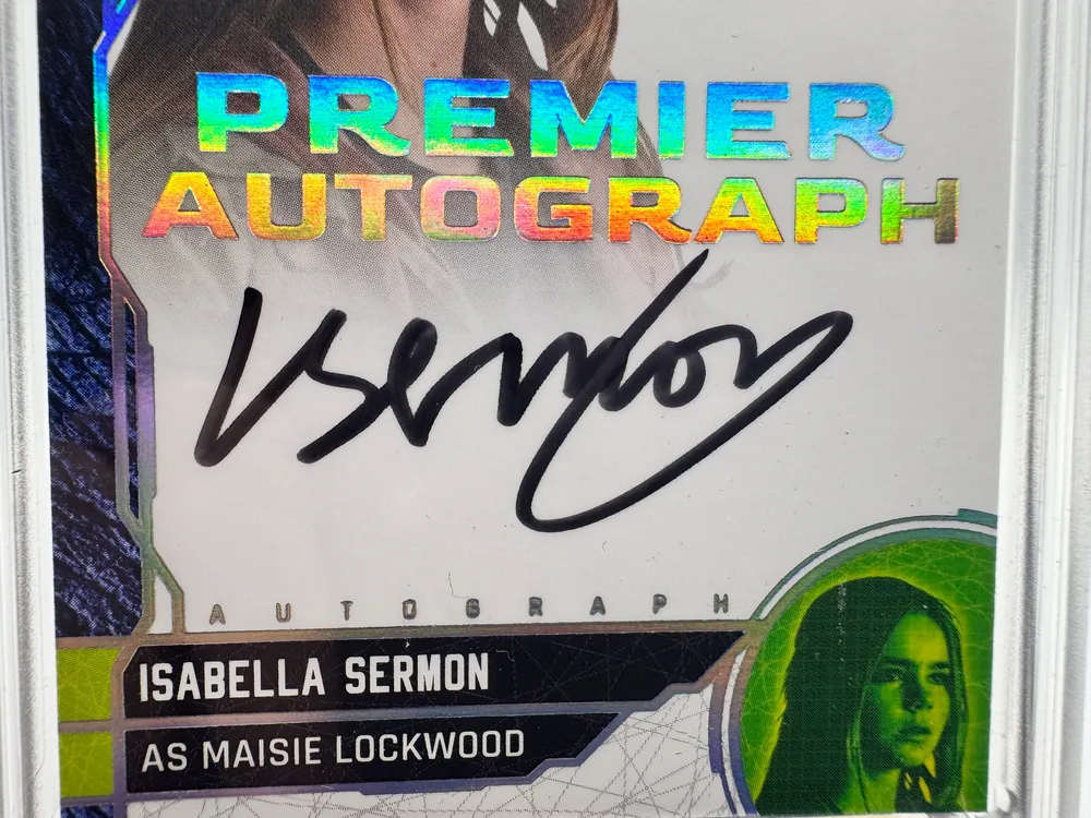 Jurassic World, Isabella Sermon as Maisie Lockwood: PA-ML view 2